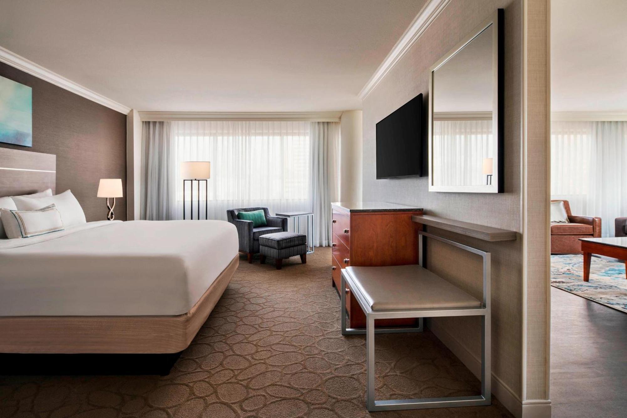 Delta Hotels By Marriott Richmond Downtown Exterior photo