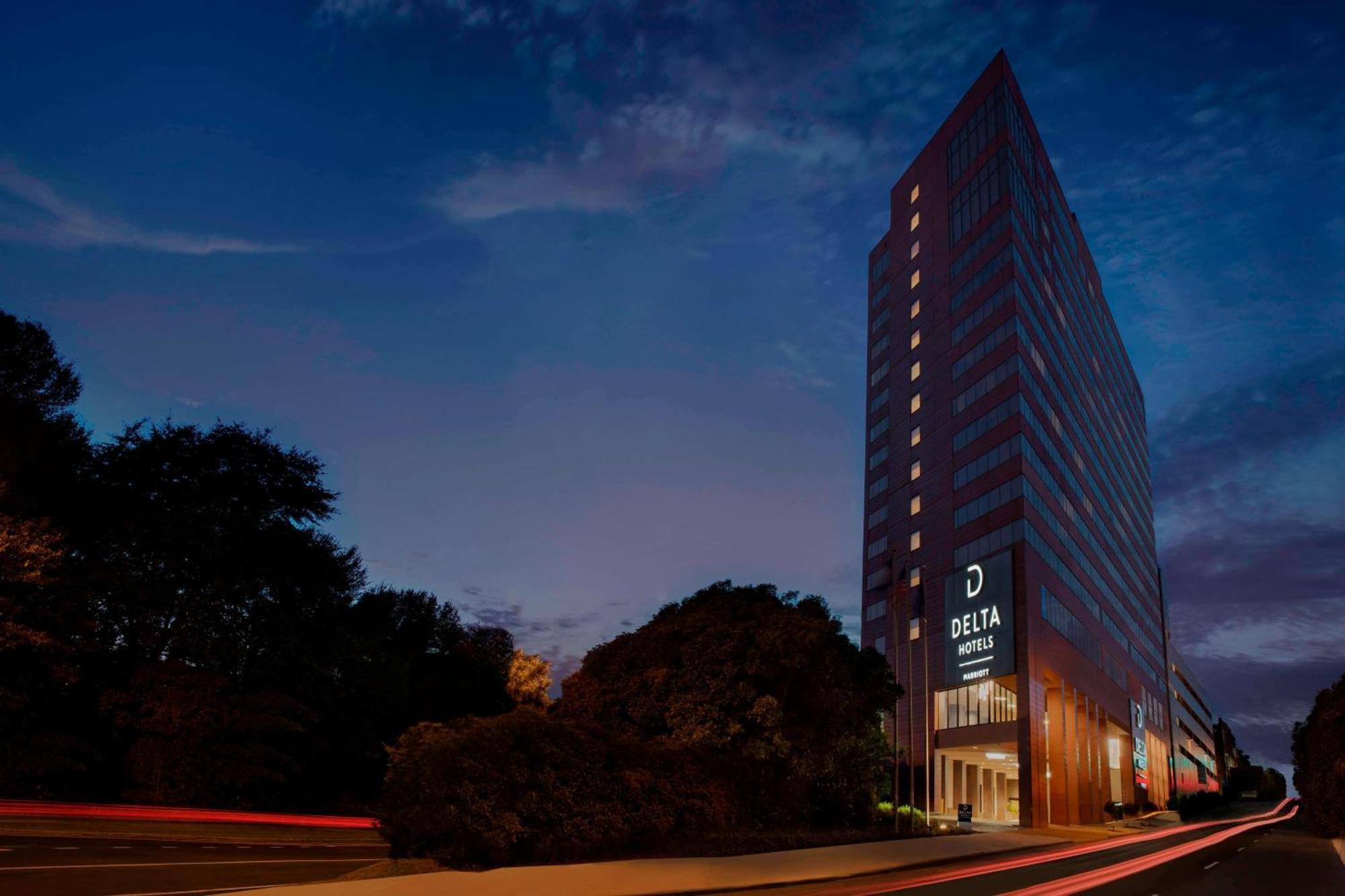Delta Hotels By Marriott Richmond Downtown Exterior photo