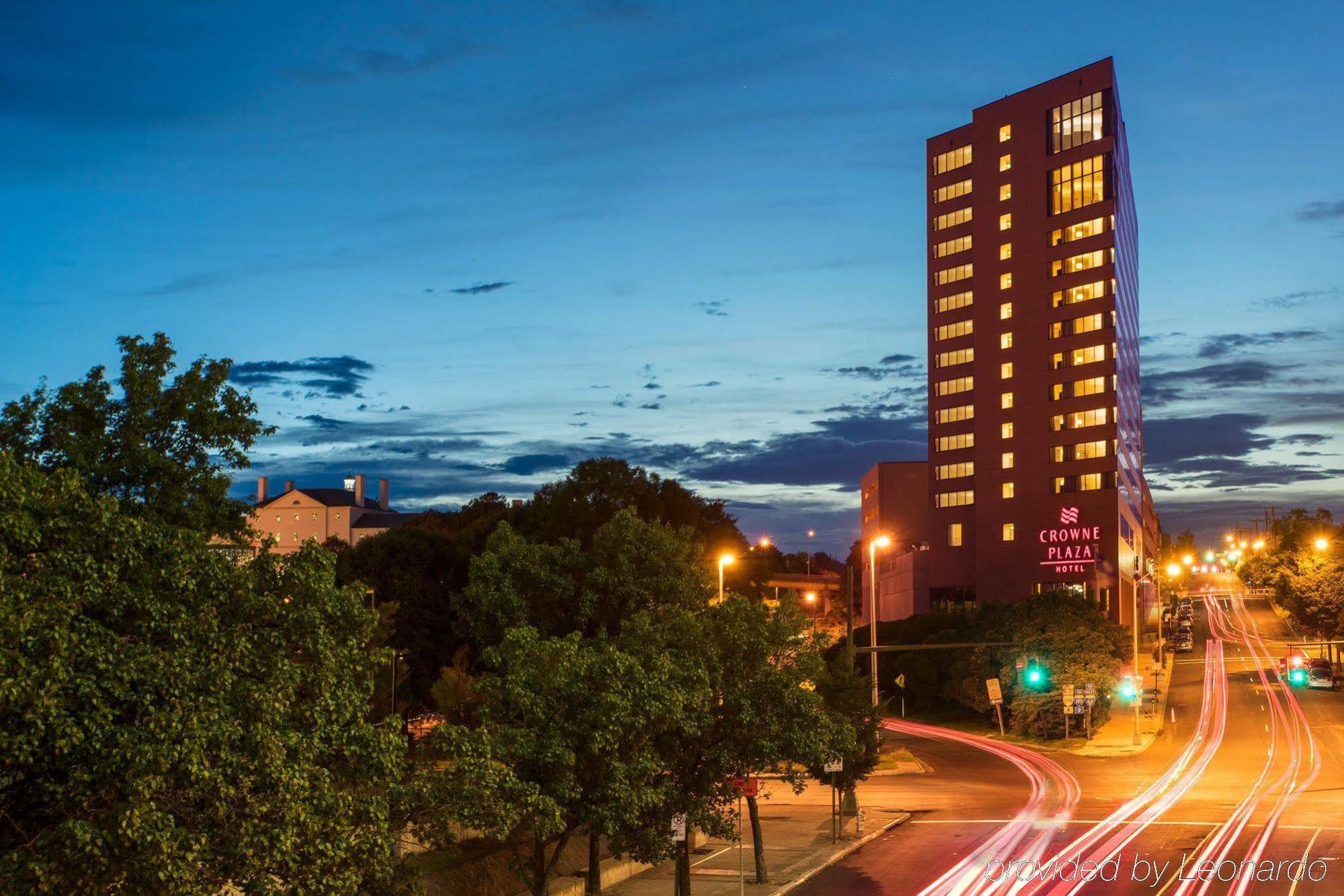 Delta Hotels By Marriott Richmond Downtown Exterior photo