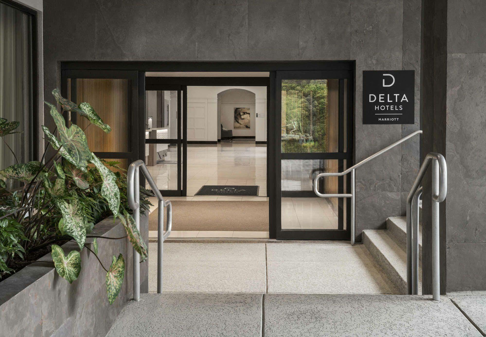 Delta Hotels By Marriott Richmond Downtown Exterior photo